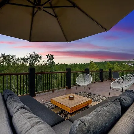 Stayhocha Themed Creekside Lux With Views